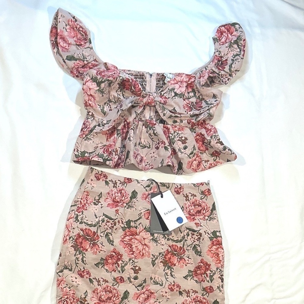 En Saison Floral Tapestry Two Piece Set Peplum Top Mermaid Skirt Pink Rose Small